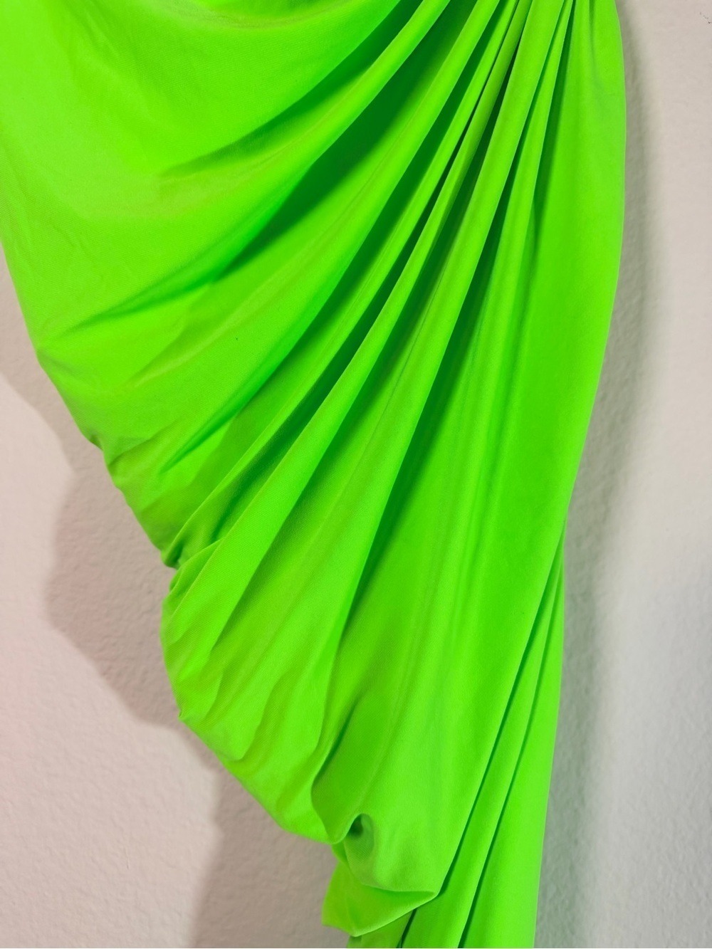 NWT Norma Kamali Diana Dress to Knee Neon Green M Asymmetrical Draped Dress - Picture 6 of 10